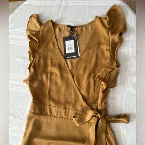 Who what wear long dress size S in tan color short sleeve